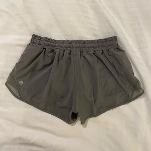 Lululemon Hotty Hot Short 2.5”